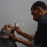 Acabamento de barba no salão